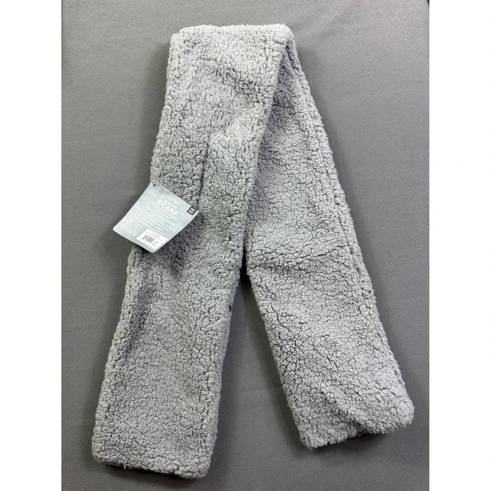 Sprigs Sherpa Scarf with Zipper‎ Pocket Light Gray 52x6.25 One Size 572006GY
